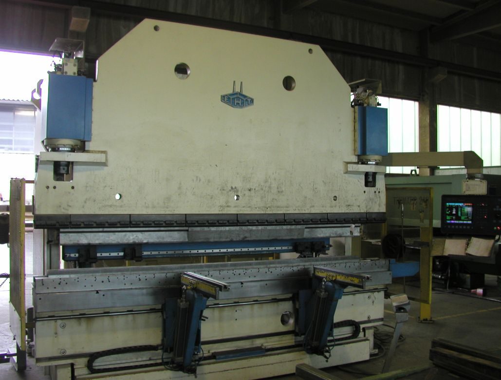 Sheet Metal Bending: Bend Radius, K-Factor & Design Tips