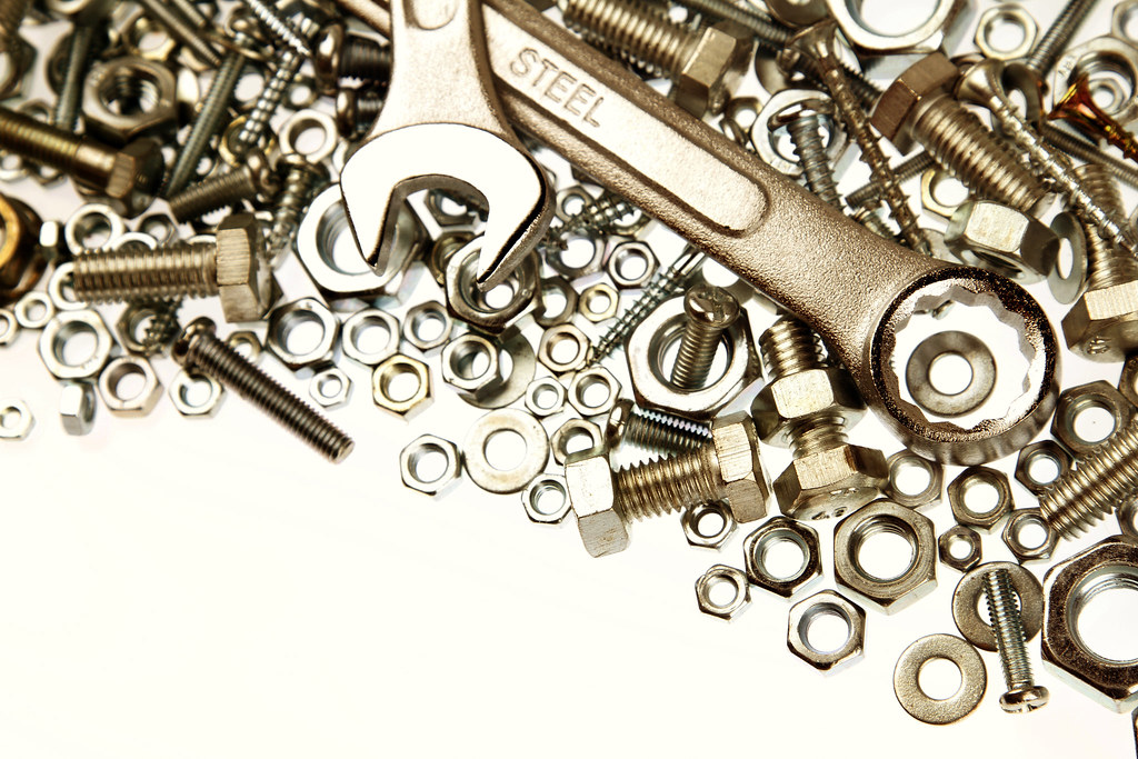 Threads in Machined Parts: Types, Standards & Design